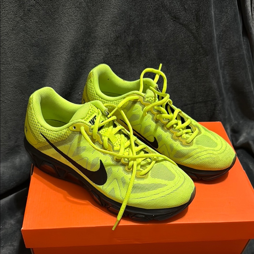 Nike Tailwind 7